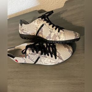 Marc Joseph Albany Black and grey snake print women’s golf shoes sz 8